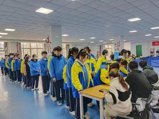 说明: 尚德中学