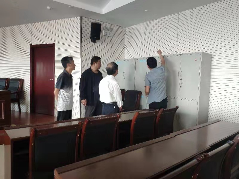 说明: 区保密局李斌局长检查杜桥保密柜