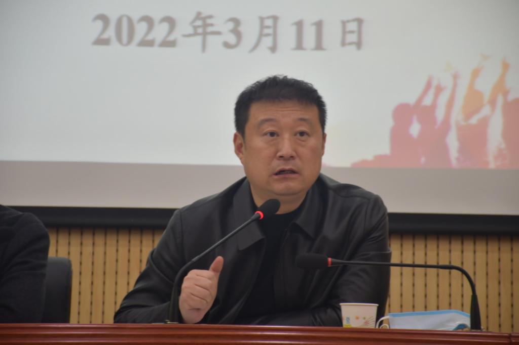说明: 区教育局教育股股长田刚