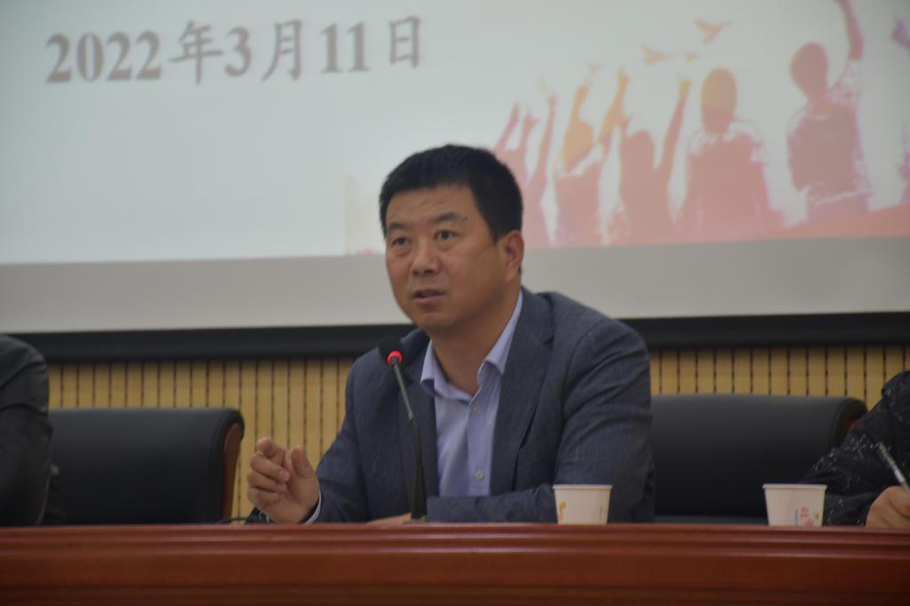 说明: 区教育考试中心主任韩晓斌