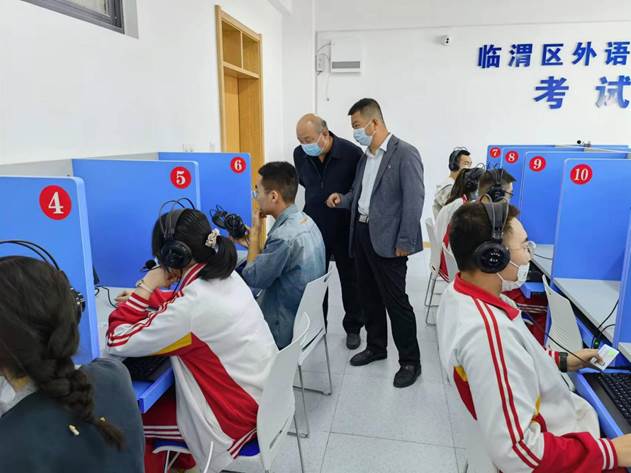 说明: 领导巡查中