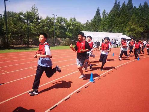 说明: https://ss2.meipian.me/users/11015269/072aa539d0c74f1b612f5927201300bc.jpg?imageView2/2/w/750/h/1400/q/80