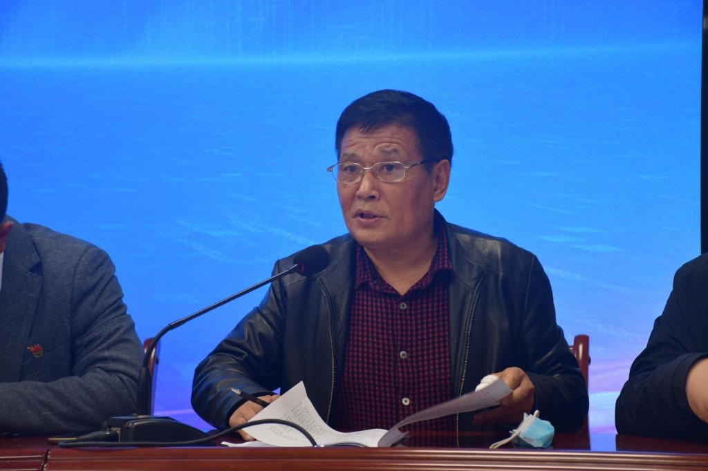 说明: 区教育考试中心学考组组长姚立荣