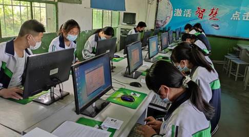 拓石一校